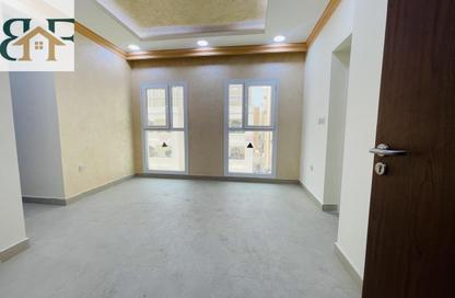 Apartment - 1 Bedroom - 2 Bathrooms for rent in Umm Ghwailina Comm - Umm Ghuwalina - Umm Ghuwailina - Doha