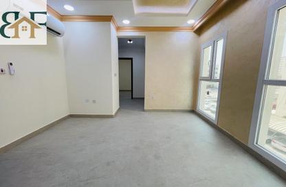 Apartment - 1 Bedroom - 2 Bathrooms for rent in Umm Ghwailina Comm - Umm Ghuwalina - Umm Ghuwailina - Doha