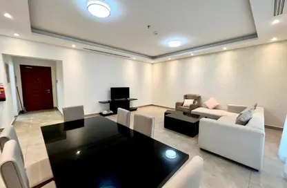 شقة - 2 غرف نوم - 3 حمامات للايجار في مبنى ريفان - الاركية سيتي - الوسيل