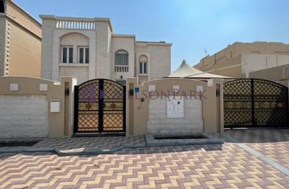 Villa - 6 Bedrooms - 7 Bathrooms for sale in Mamoura 18 - Al Maamoura - Doha