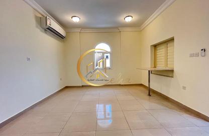 Apartment - 2 Bedrooms - 2 Bathrooms for rent in Al Sadd Road - Al Sadd - Doha