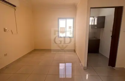 شقة - 1 حمام للايجار في شارع المطار القديم - طريق المطار القديم - الدوحة