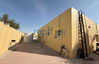 مجمع سكني - 3 - 3 للايجار في شارع عقبة بن نافع - طريق المطار القديم - الدوحة