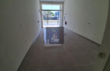 Shop - Studio - 1 Bathroom for rent in Aspire Zone - Al Waab - Doha