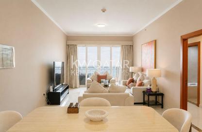 Apartment - 3 Bedrooms - 3 Bathrooms for rent in Viva West - Viva Bahriyah - The Pearl Island - Doha