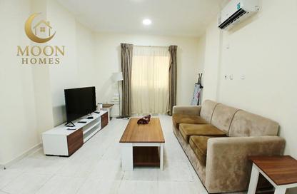 Apartment - 1 Bedroom - 2 Bathrooms for rent in Umm Ghuwailina 4 - Umm Ghuwailina - Doha