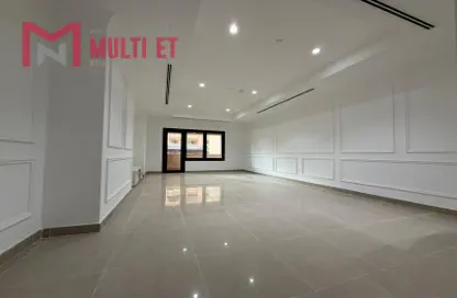Apartment - 1 Bedroom - 2 Bathrooms for rent in West Porto Drive - Porto Arabia - The Pearl Island - Doha