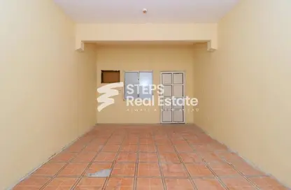 Labor Camp - Studio for rent in Industrial Area 4 - Industrial Area - Industrial Area - Doha