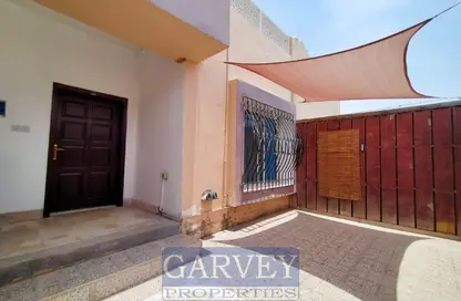 Townhouse - 2 Bedrooms - 2 Bathrooms for rent in Al Aziziyah - Al Aziziyah - Doha