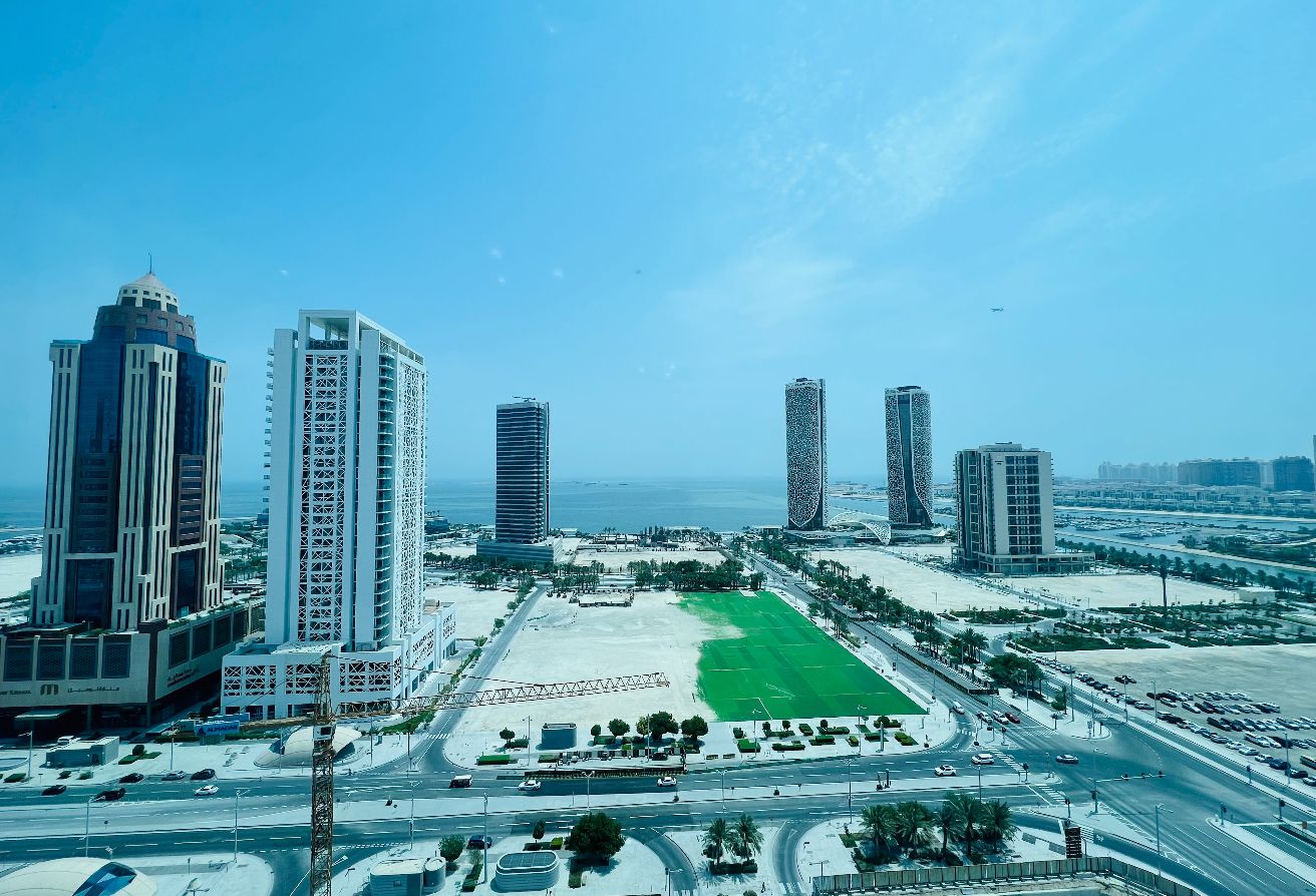 Up floor 2bhk full sea view luxury furnished 8500/ thumbnail 7