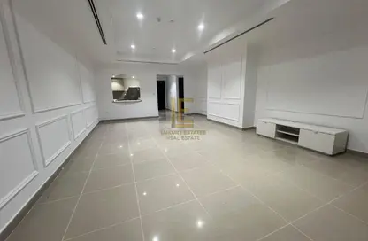 Apartment - 2 Bedrooms - 2 Bathrooms for rent in East Porto Drive - Porto Arabia - The Pearl Island - Doha