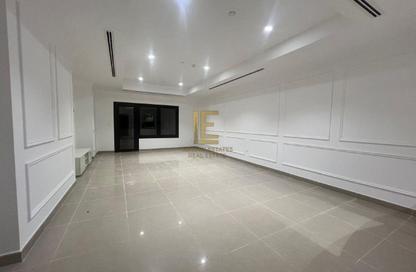 Apartment - 2 Bedrooms - 2 Bathrooms for rent in East Porto Drive - Porto Arabia - The Pearl Island - Doha