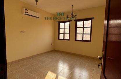 Villa - 3 - 3 for rent in Al Maamoura - Doha