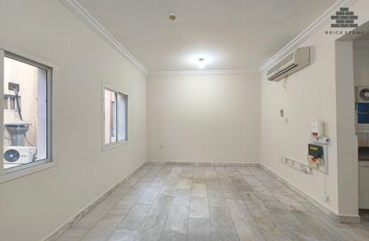 Apartment - 1 Bedroom - 1 Bathroom for rent in Umm Ghwailina Comm - Umm Ghuwalina - Umm Ghuwailina - Doha Apartment - 1 Bedroom - 1 Bathroom for rent in Umm Ghwailina Comm - Umm Ghuwalina - Umm Ghuwailina - Doha