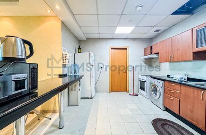Apartment - 2 Bedrooms - 3 Bathrooms for rent in Zig Zag Tower A - Zig Zag Towers - West Bay - Doha