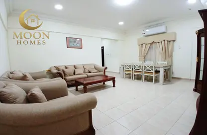 Apartment - 2 Bedrooms - 3 Bathrooms for rent in Umm Ghuwailina 4 - Umm Ghuwailina - Doha