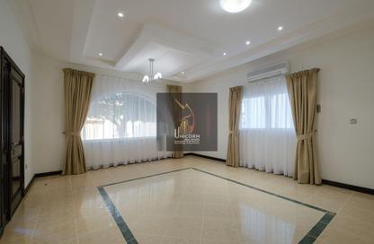 مجمع سكني - 4 غرف نوم - 5 حمامات للايجار في الطريق الدائري الرابع - الطريق الدائري الرابع - الدوحة
