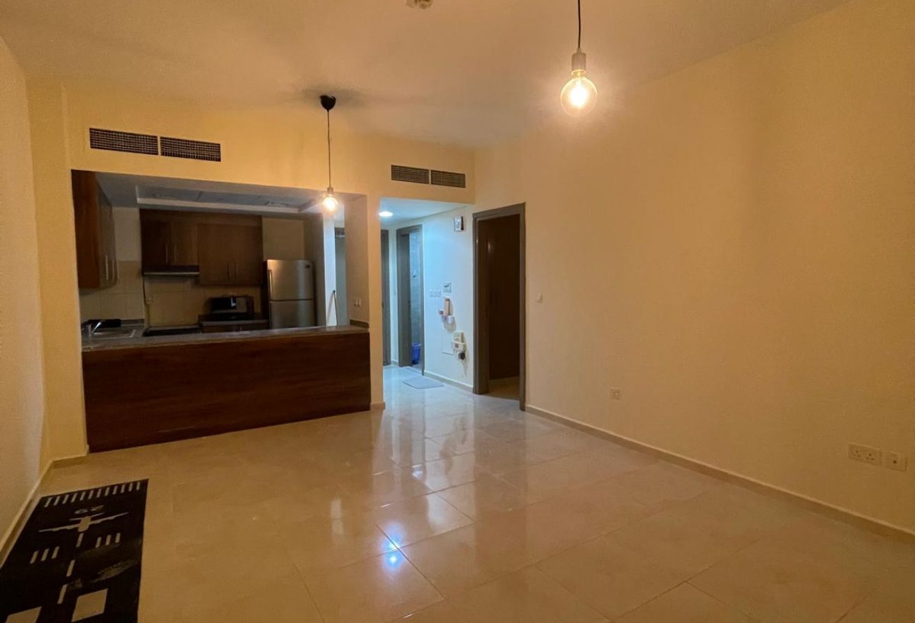 GOOD DEAL WITH TITLE DEED 1BEDROOM NEAR TO ALMEERA thumbnail 5
