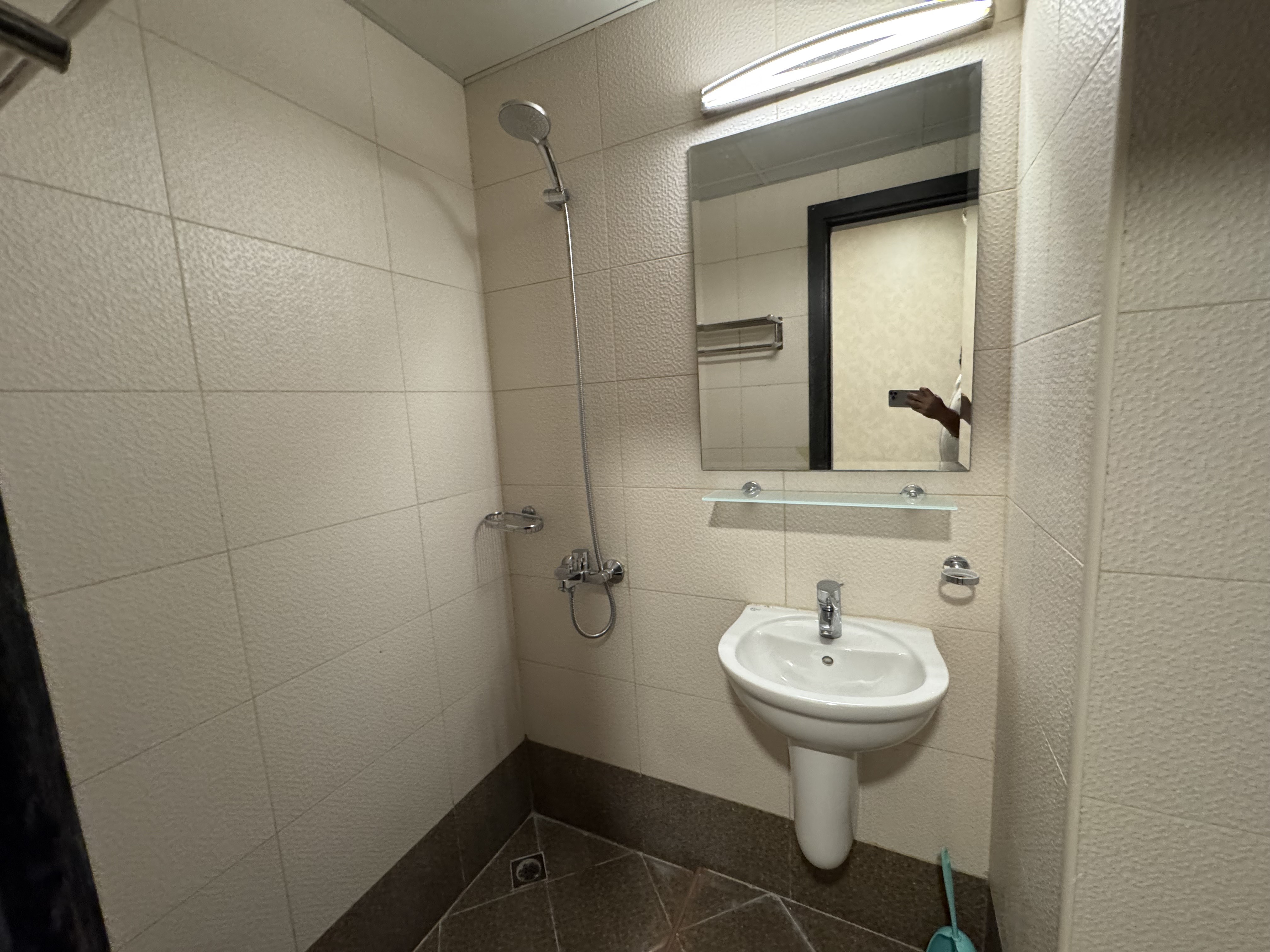LUXURY 2BHK+MAID ROOM BRAND NEW FURNITURE +BALCONY thumbnail 4