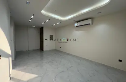 Apartment - 2 Bedrooms - 2 Bathrooms for rent in Al Messila - Al Messila - Doha