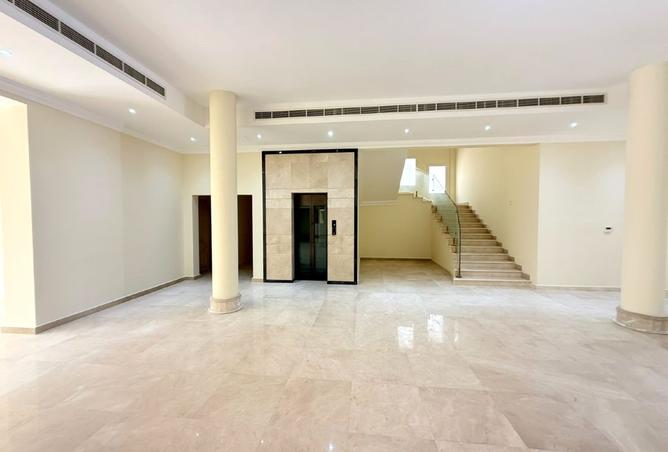 61900210 - Property Image 2