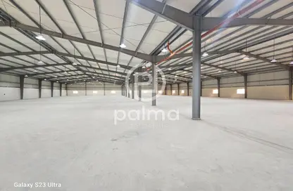 مخزن - استوديو - 2 حمامات للايجار في شارع الصناعية الشرقي - بركة العوامر - الوكرة