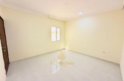 Apartment - Studio - 1 Bathroom for rent in Umm Qarn - Al Daayen