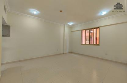 Apartment - 2 Bedrooms - 1 Bathroom for rent in Al Sadd Road - Al Sadd - Doha