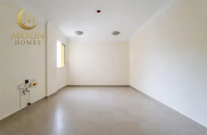 شقة - 2 غرف نوم - 2 حمامات للايجار في ام غوالينا تجارية - ام غويلينا - أم غويلينا - الدوحة