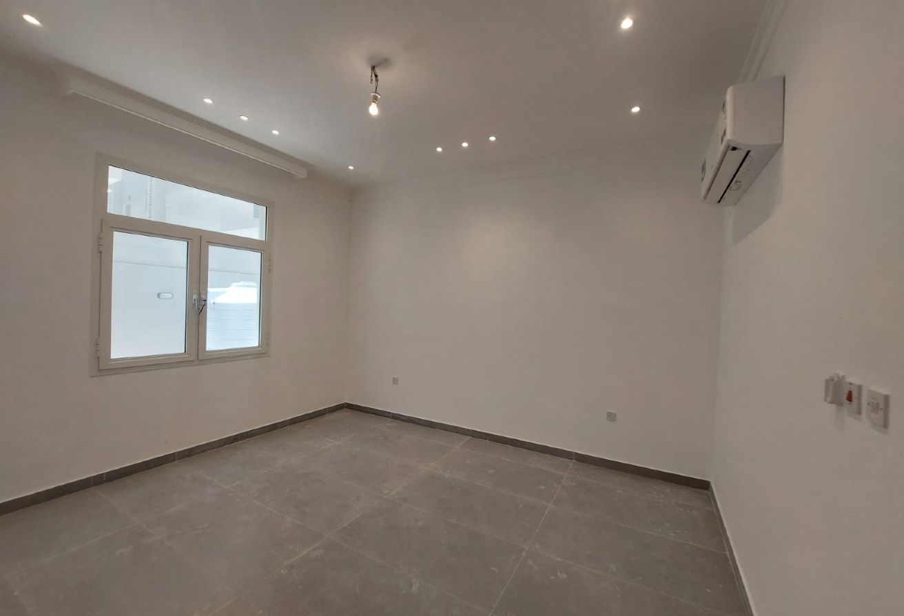**6-BHK Luxury Villa for Sale in Al Thumama | QAR thumbnail 3
