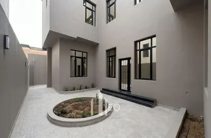 Villa - 5 Bedrooms - 7 Bathrooms for sale in Al Aziziyah - Doha
