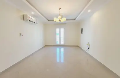 Apartment - 3 Bedrooms - 3 Bathrooms for rent in Les Roses Executive Apartments 3 - Al Mansoura - Doha