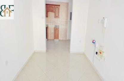 Apartment - 1 Bedroom - 1 Bathroom for rent in Umm Ghwailina Comm - Umm Ghuwalina - Umm Ghuwailina - Doha Apartment - 1 Bedroom - 1 Bathroom for rent in Umm Ghwailina Comm - Umm Ghuwalina - Umm Ghuwailina - Doha