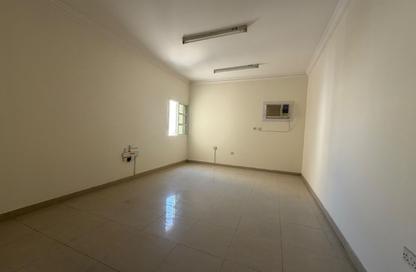 Apartment - 3 - 3 for rent in Bin Omran 35 - Fereej Bin Omran - Doha