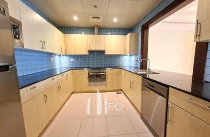 Apartment - 1 Bedroom - 2 Bathrooms for rent in West Porto Drive - Porto Arabia - The Pearl Island - Doha
