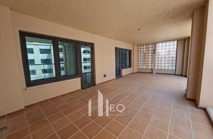 Apartment - 1 Bedroom - 2 Bathrooms for rent in West Porto Drive - Porto Arabia - The Pearl Island - Doha