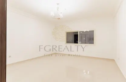 مجمع سكني - 4 غرف نوم - 6 حمامات للايجار في حدائق الفردان - ابو سدرة - الريان - الدوحة