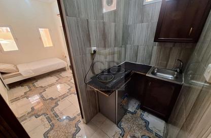 Apartment - Studio - 1 Bathroom for rent in Mamoura 18 - Al Maamoura - Doha Apartment - Studio - 1 Bathroom for rent in Mamoura 18 - Al Maamoura - Doha