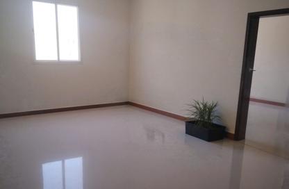 Apartment - 1 Bedroom - 2 Bathrooms for rent in Umm Ghwailina Comm - Umm Ghuwalina - Umm Ghuwailina - Doha Apartment - 1 Bedroom - 2 Bathrooms for rent in Umm Ghwailina Comm - Umm Ghuwalina - Umm Ghuwailina - Doha