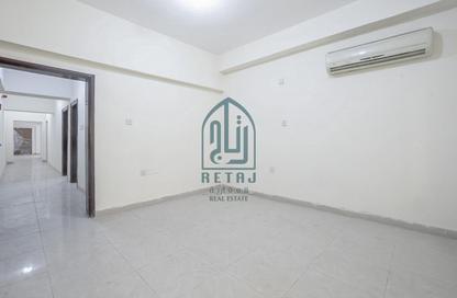Apartment - 3 Bedrooms - 3 Bathrooms for rent in Salaja Street - Doha Al Jadeed - Doha