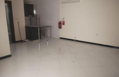 Apartment - 1 Bedroom - 1 Bathroom for rent in Umm Ghuwailina 4 - Umm Ghuwailina - Doha Apartment - 1 Bedroom - 1 Bathroom for rent in Umm Ghuwailina 4 - Umm Ghuwailina - Doha