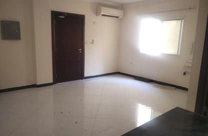Apartment - 1 Bedroom - 1 Bathroom for rent in Umm Ghuwailina 4 - Umm Ghuwailina - Doha Apartment - 1 Bedroom - 1 Bathroom for rent in Umm Ghuwailina 4 - Umm Ghuwailina - Doha