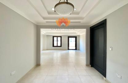 Apartment - 3 Bedrooms - 4 Bathrooms for rent in East Porto Drive - Porto Arabia - The Pearl Island - Doha