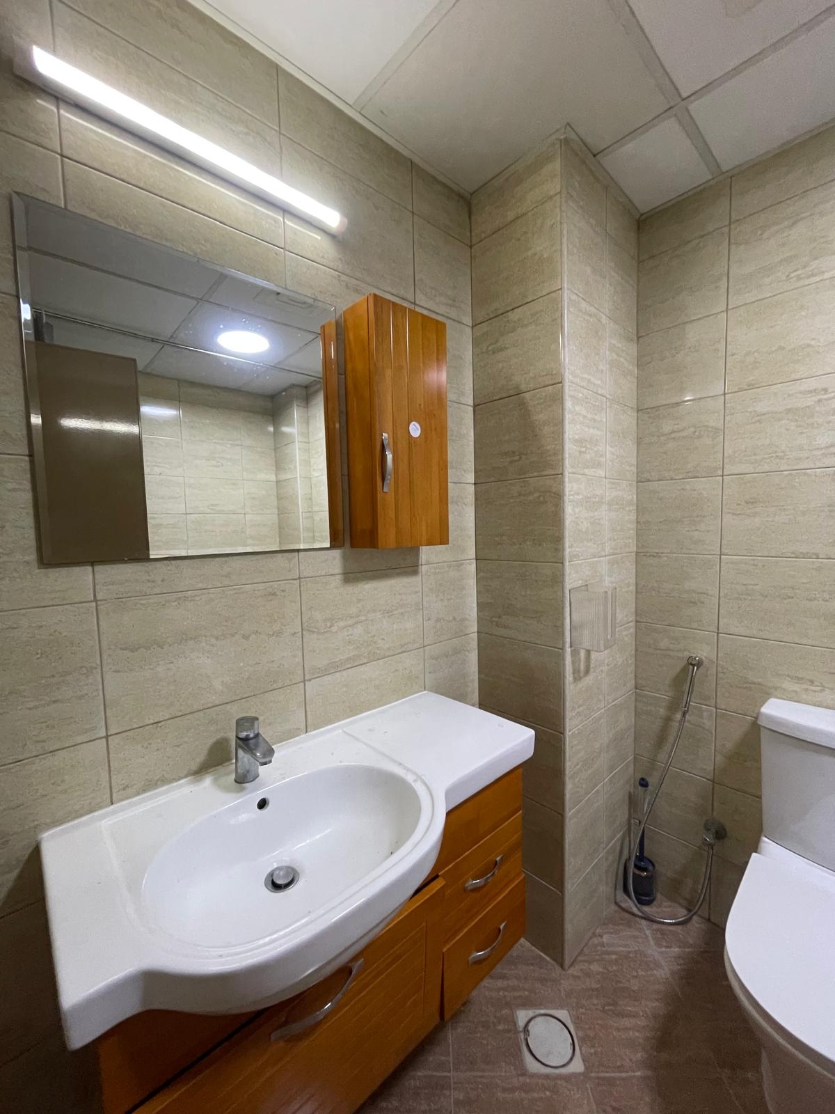 UPGRADED APARTMENT 1BHK OWNER PROVID FULL FURNISHE thumbnail 8