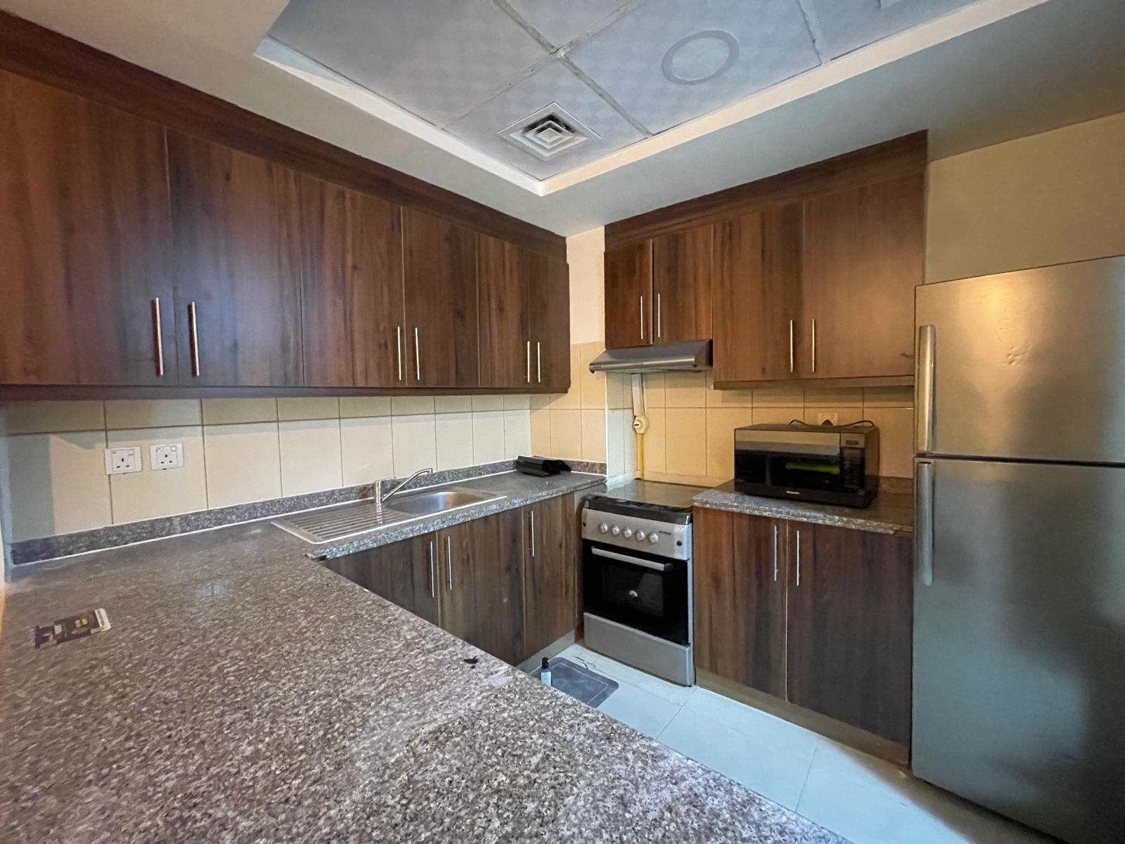 UPGRADED APARTMENT 1BHK OWNER PROVID FULL FURNISHE thumbnail 3