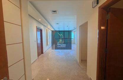 Apartment - 2 Bedrooms - 4 Bathrooms for rent in Zig Zag Tower B - Zig Zag Towers - West Bay - Doha