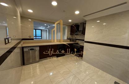 Apartment - 1 Bedroom - 2 Bathrooms for rent in Hilton Doha The Pearl Residences - Abraj Quartiers - The Pearl Island - Doha