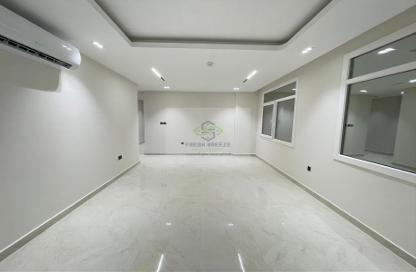 Apartment - 2 Bedrooms - 2 Bathrooms for rent in Asim Bin Omar Street - Al Mansoura - Doha
