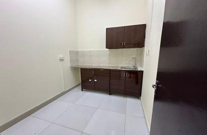 Apartment - 1 Bedroom - 1 Bathroom for rent in Umm Al Seneem Street - Ain Khaled - Doha Apartment - 1 Bedroom - 1 Bathroom for rent in Umm Al Seneem Street - Ain Khaled - Doha