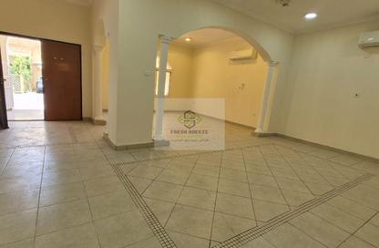 Villa - 3 Bedrooms - 4 Bathrooms for rent in Muraikh - AlMuraikh - Doha